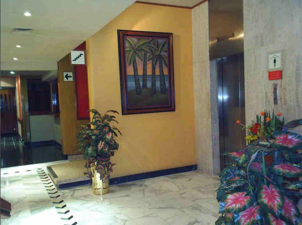 ホテル セゴビア リージェンシー メキシコシティ エクステリア 写真