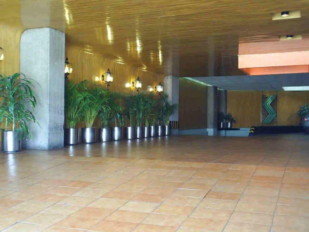 ホテル セゴビア リージェンシー メキシコシティ エクステリア 写真